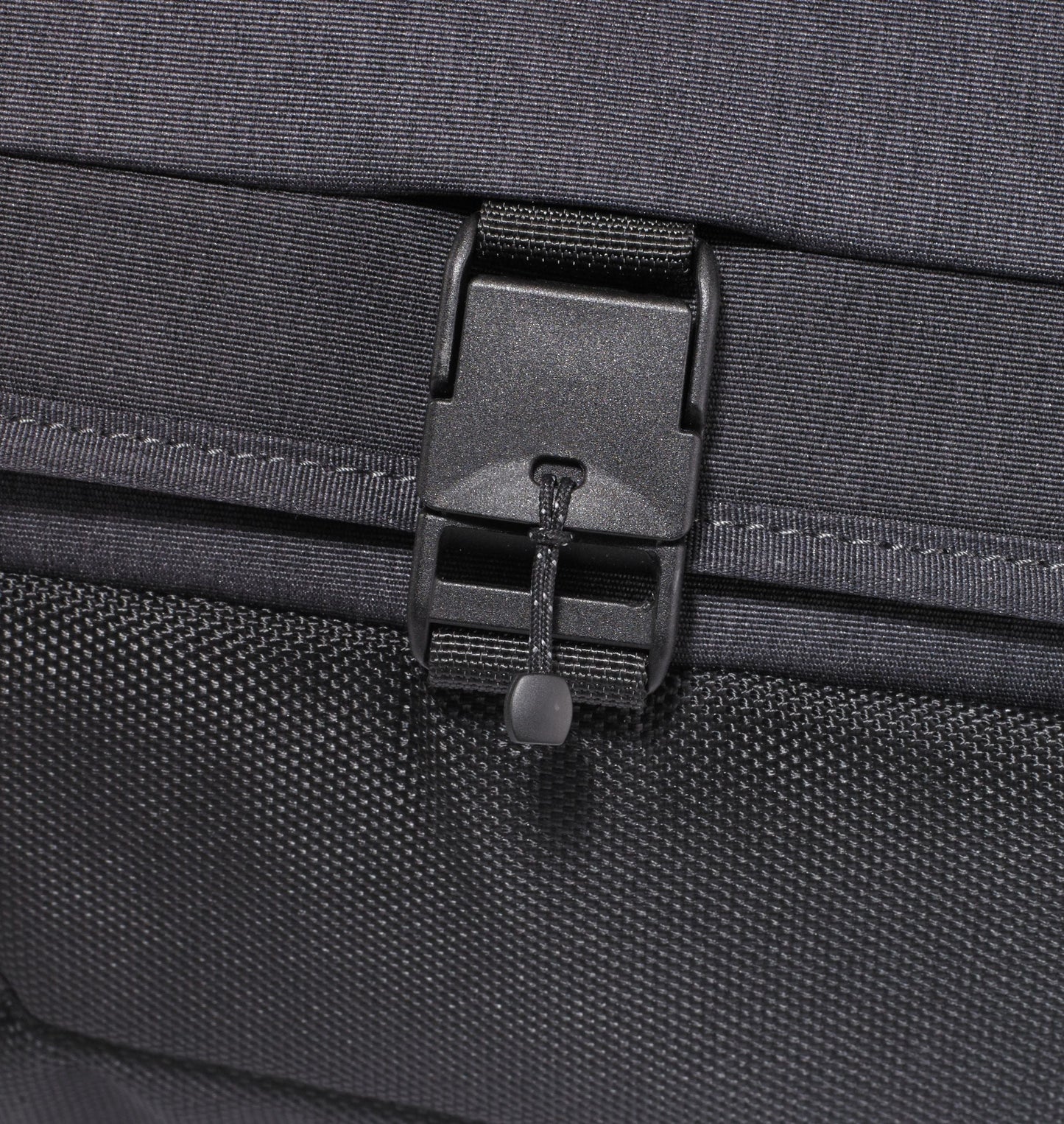 Alienware Area-51m 17" Messenger Bag