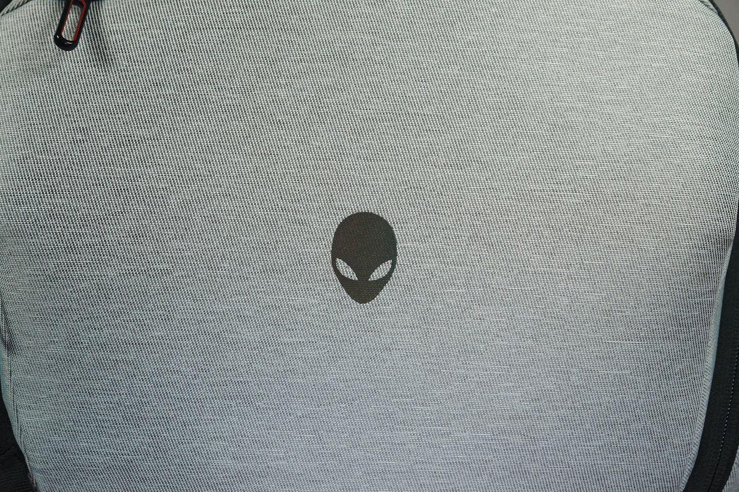 Alienware Area-51m Elite Backpack 17″ – White