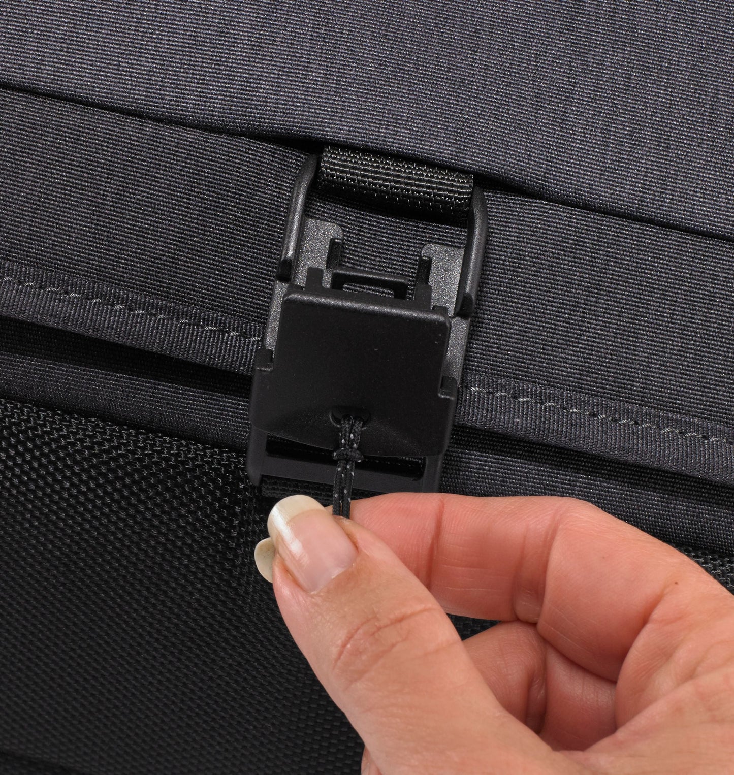 Alienware Area-51m 17" Messenger Bag