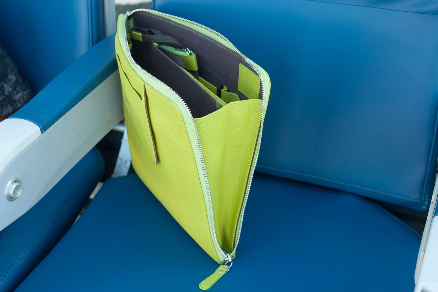 The TAB ZipSleeve Organizer Bag - (Available in 2 Colors)